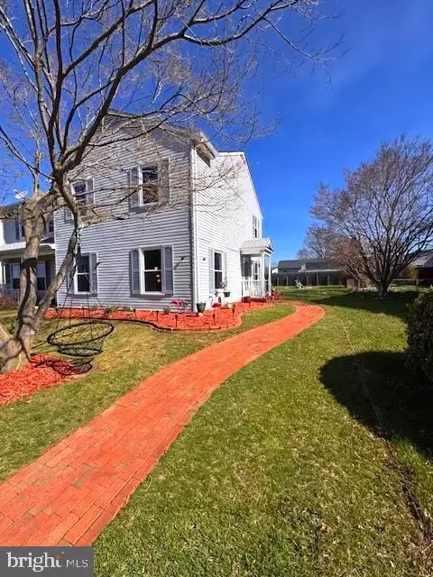 48 Berkeley Ct, Charles Town, WV 25414