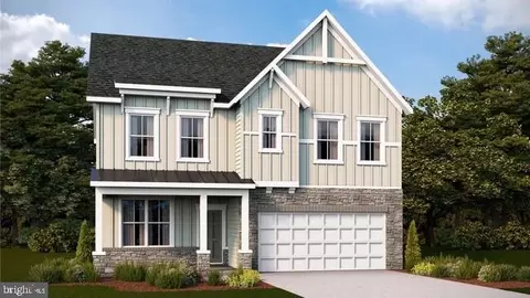 223 Eclipse St, Charles Town, WV 25414