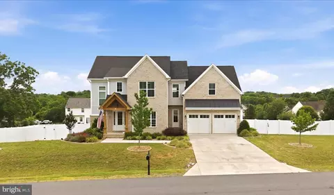 347 Moon Stone Dr, Kearneysville, WV 25430