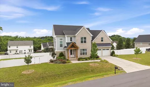 347 Moon Stone Dr, Kearneysville, WV 25430