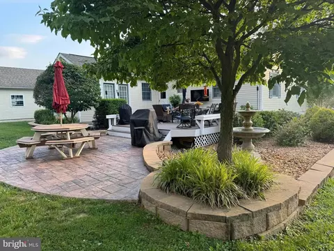 97 Veronica Ct, Charles Town, WV 25414
