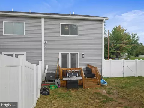 Exterior - 305 E 11th Ave, Ranson, WV 25438 photo 9 of 9