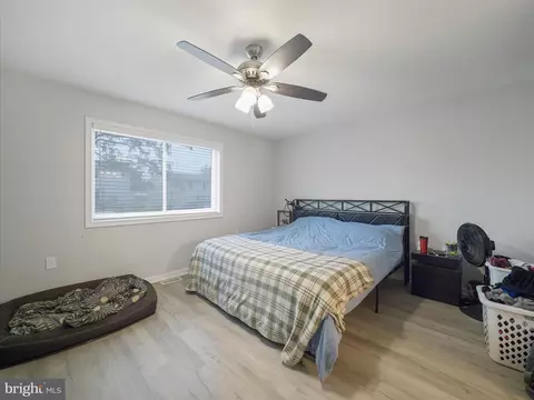 Bedroom - 305 E 11th Ave, Ranson, WV 25438 photo 5 of 7