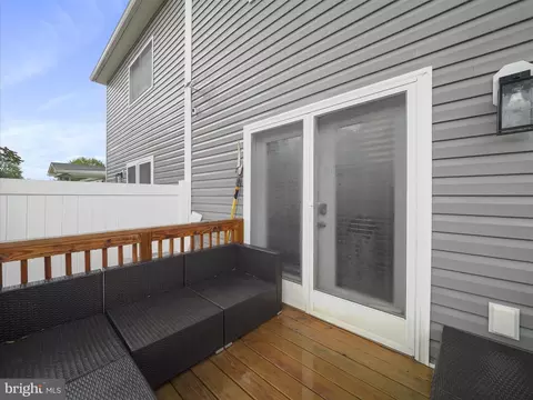 Exterior - 305 E 11th Ave, Ranson, WV 25438 photo 5 of 9
