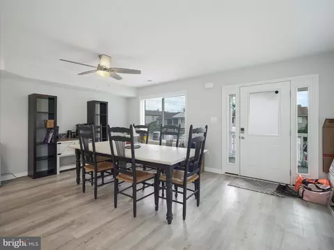 Dining - 305 E 11th Ave, Ranson, WV 25438 photo 2 of 3