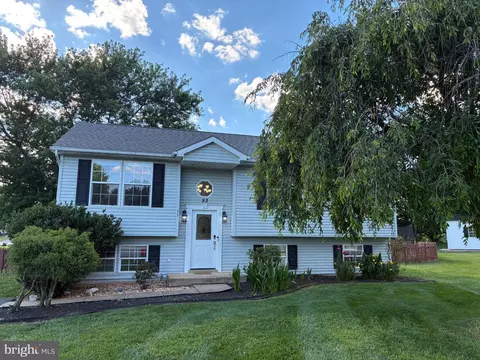 53 Bugs Ct, Ranson, WV 25438