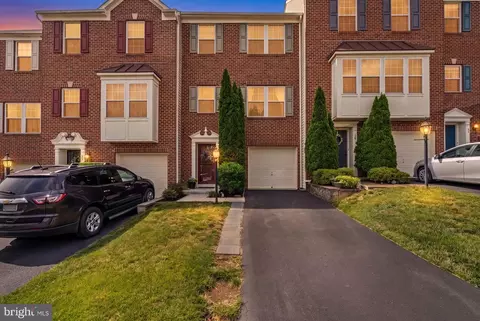 25 Don Quixote Dr, Charles Town, WV 25414