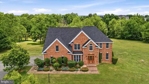 86 Eastland Dr, Charles Town, WV 25414