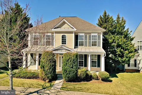 82 Braddock St, Charles Town, WV 25414