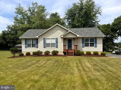 5487 Summit Point Rd, Charles Town, WV 25414