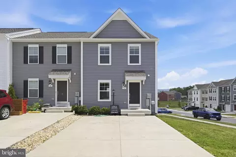 12 Orchard Green Dr, Charles Town, WV 25414