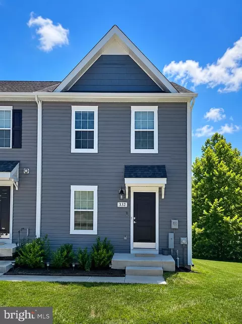 12 Orchard Green Dr, Charles Town, WV 25414
