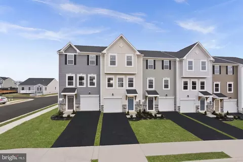 293 Huntwellwest Blvd, Ranson, WV 25438