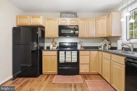 Kitchen - 63 Hackberry Cir, Shepherdstown, WV 25443 photo 3 of 4
