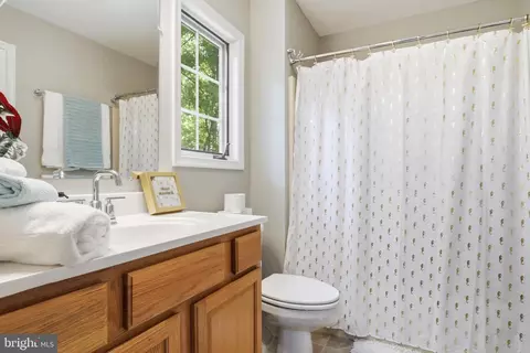 Bath - 63 Hackberry Cir, Shepherdstown, WV 25443 photo 2 of 3