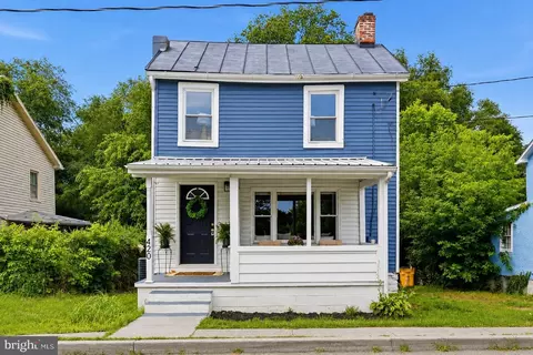 420 N Street St E, Charles Town, WV 25414