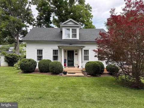 183 Fairmont Ave, Shepherdstown, WV 25443