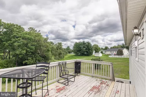 Exterior - 98 Rex Dr, Ranson, WV 25438 photo 6 of 8
