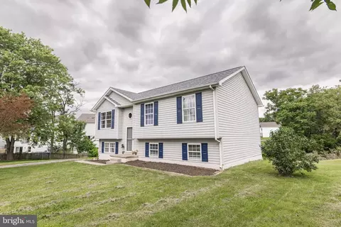 Exterior - 98 Rex Dr, Ranson, WV 25438 photo 4 of 8