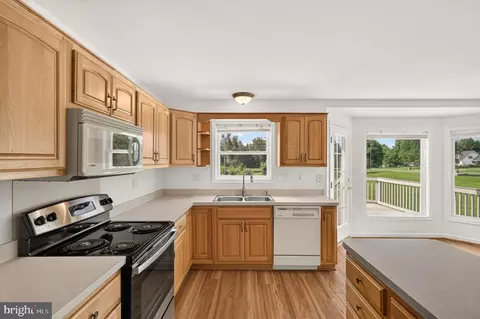 Kitchen - 39 Grouse Knoll Ln, Summit Point, WV 25446 photo 3 of 3
