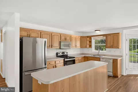 Kitchen - 39 Grouse Knoll Ln, Summit Point, WV 25446 photo 1 of 3