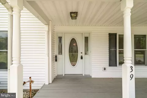 Exterior - 39 Grouse Knoll Ln, Summit Point, WV 25446 photo 8 of 11