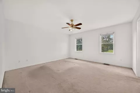 Bedroom - 39 Grouse Knoll Ln, Summit Point, WV 25446 photo 4 of 5