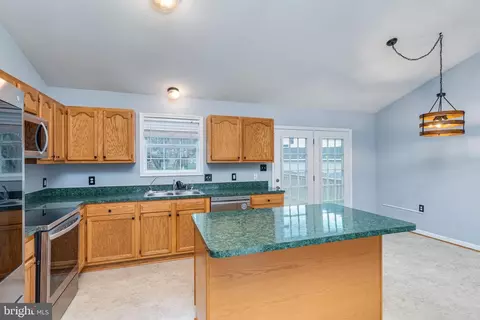 Kitchen - 182 Jack Rabbit Ln, Ranson, WV 25438 photo 4 of 6