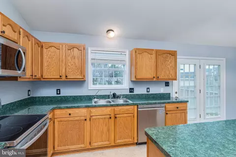 Kitchen - 182 Jack Rabbit Ln, Ranson, WV 25438 photo 6 of 6