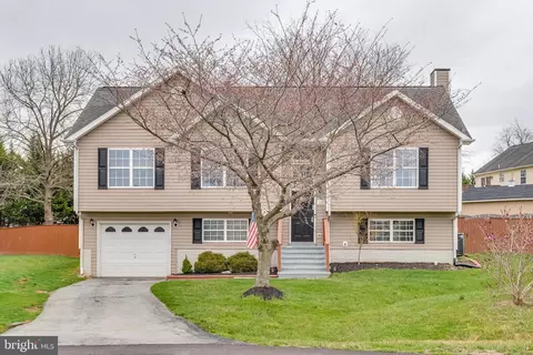 Exterior - 182 Jack Rabbit Ln, Ranson, WV 25438 photo 4 of 12