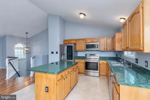 Kitchen - 182 Jack Rabbit Ln, Ranson, WV 25438 photo 5 of 6