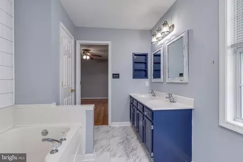 Bath - 182 Jack Rabbit Ln, Ranson, WV 25438 photo 3 of 3