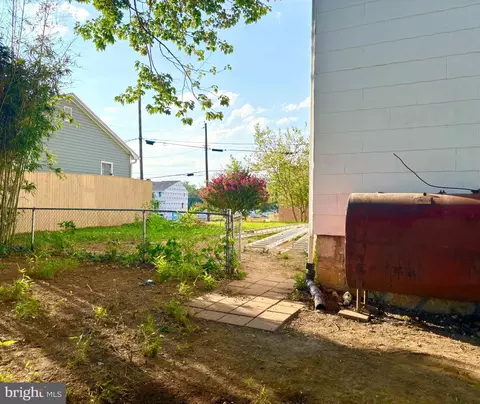 Exterior - 119 W 7th Ave W, Ranson, WV 25438 photo 7 of 7