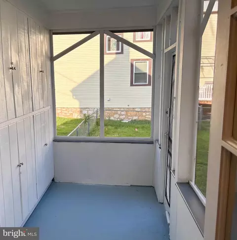 Exterior - 119 W 7th Ave W, Ranson, WV 25438 photo 5 of 7