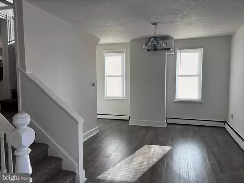 Living - 119 W 7th Ave W, Ranson, WV 25438 photo 2 of 3