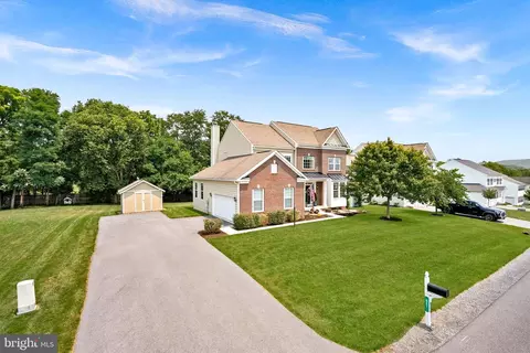 661 Chickamauga Dr, Harpers Ferry, WV 25425