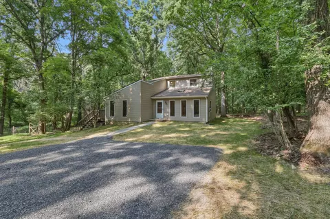656 Kelly Dr, Harpers Ferry, WV 25425