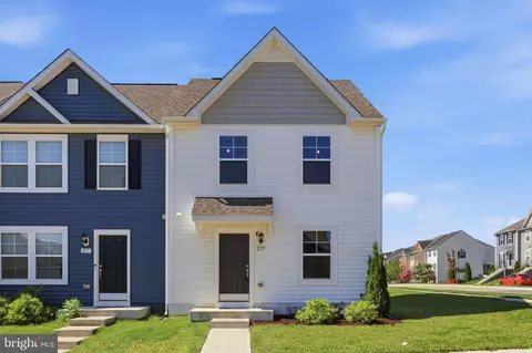 275 Colston Rd, Charles Town, WV 25414