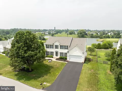 80 Pinehurst Ct, Charles Town, WV 25414