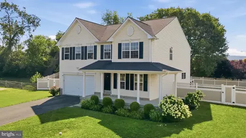 55 Powder River Ct, Harpers Ferry, WV 25425