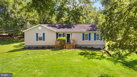 180 Foothill Ln, Harpers Ferry, WV 25425