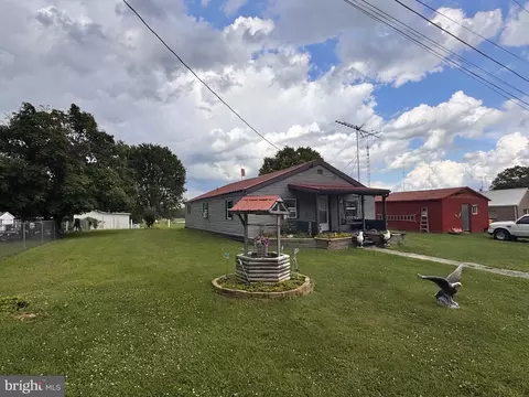 105 Marshall St, Kearneysville, WV 25430