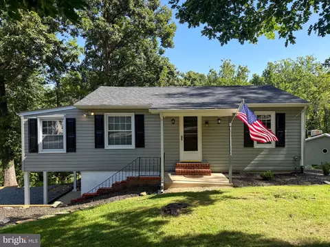 98 Greenwood Rd, Harpers Ferry, WV 25425