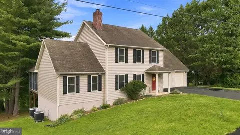 917 Avon Bend Rd, Charles Town, WV 25414