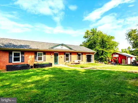 73 Doe Walk Ln, Kearneysville, WV 25430