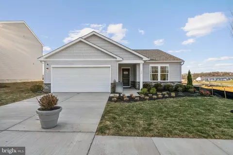 28 Empire Ln, Charles Town, WV 25414
