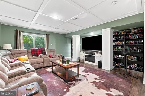 139 Dawn Ln, Harpers Ferry, WV 25425
