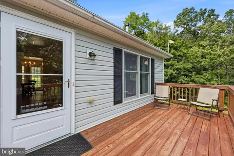 374 Columbia St, Harpers Ferry, WV 25425