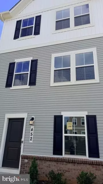 452 17th St, Ranson, WV 25438