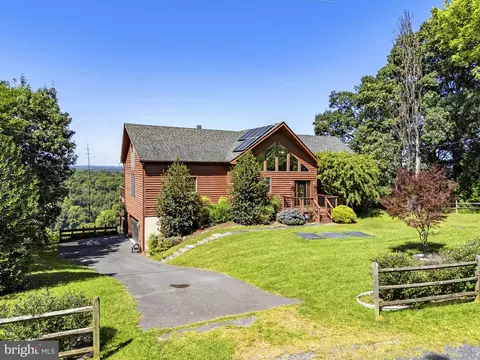 80 Mountainside Ct, Harpers Ferry, WV 25425